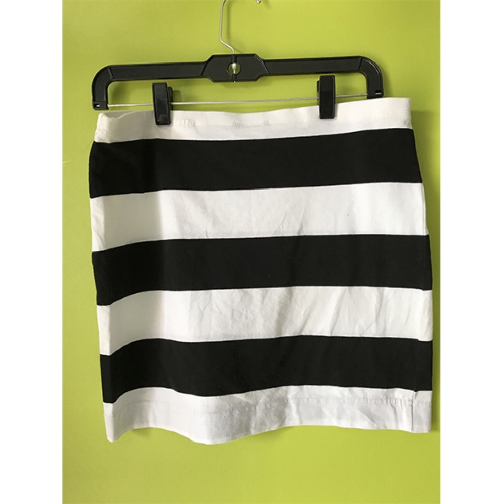 H&M Basic White Black Horizontal Striped Skirt M - image 1